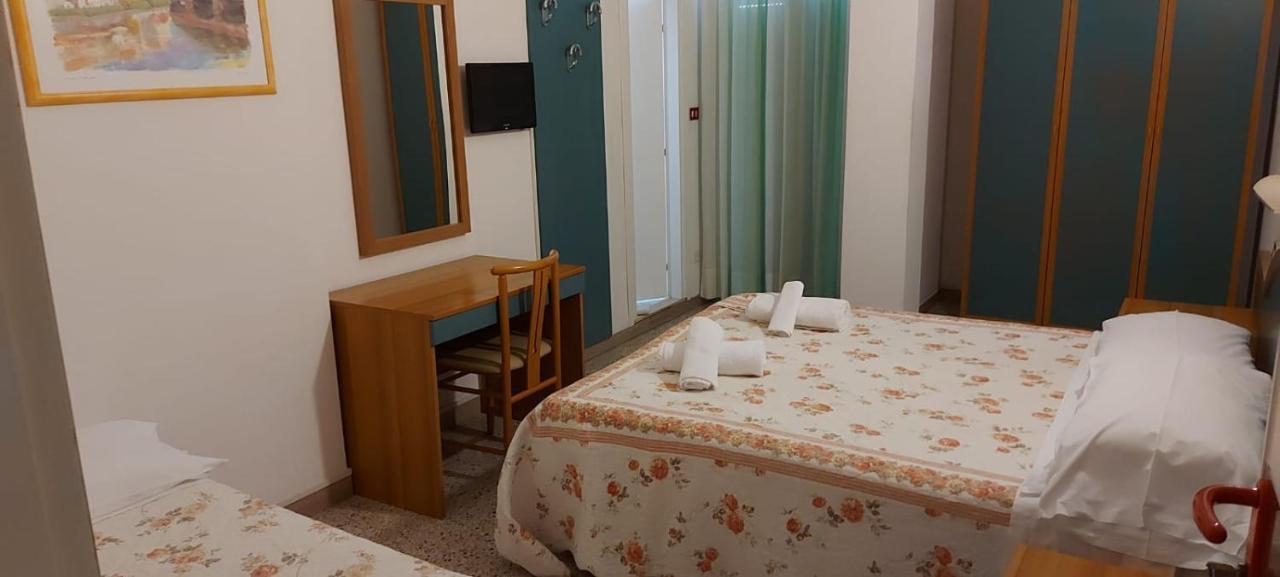 Hotel Santini Rimini Kültér fotó